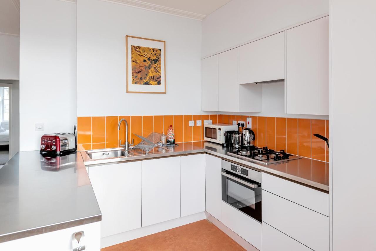 Stunning Georgian Apartment In Central Бат Экстерьер фото