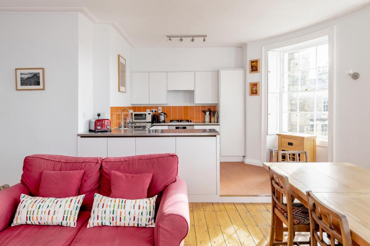 Stunning Georgian Apartment In Central Бат Экстерьер фото